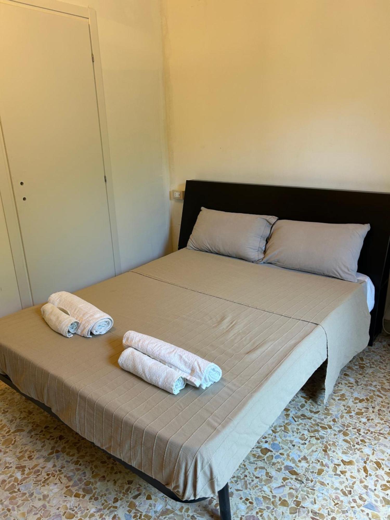 Bed And Books Bed & Breakfast Catania Phòng bức ảnh