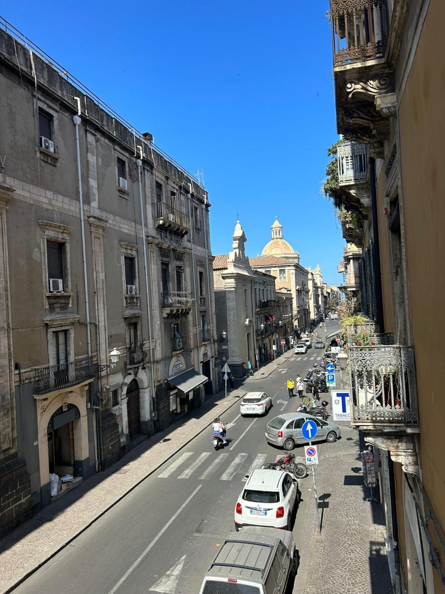 Bed And Books Bed & Breakfast Catania Ngoại thất bức ảnh
