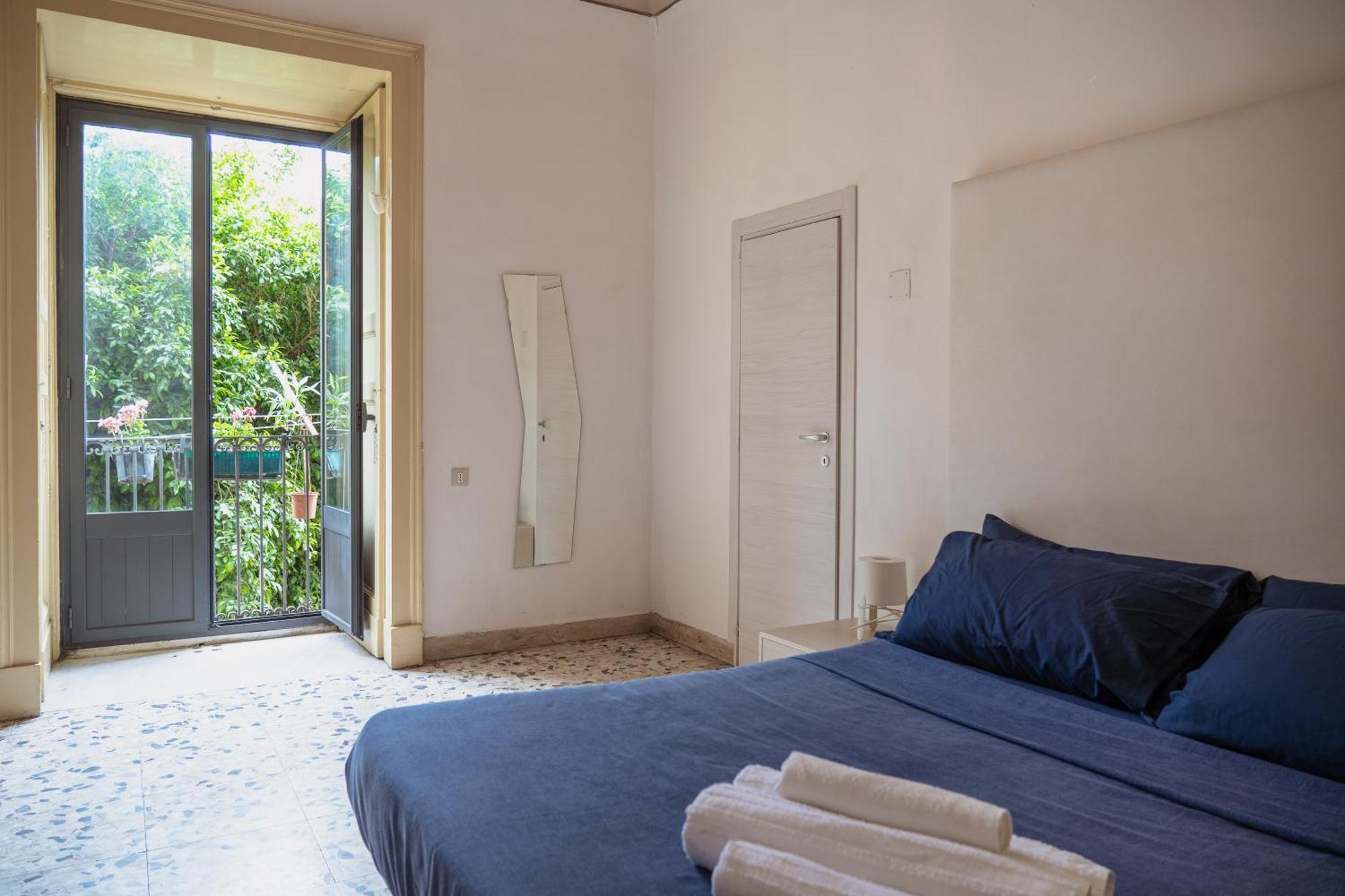 Bed And Books Bed & Breakfast Catania Ngoại thất bức ảnh